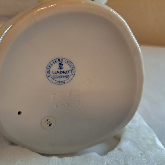 FINAL COST RARE Lladro It Wasn't  Me 07672 puppy flower pot with box - Picture 6 of 8